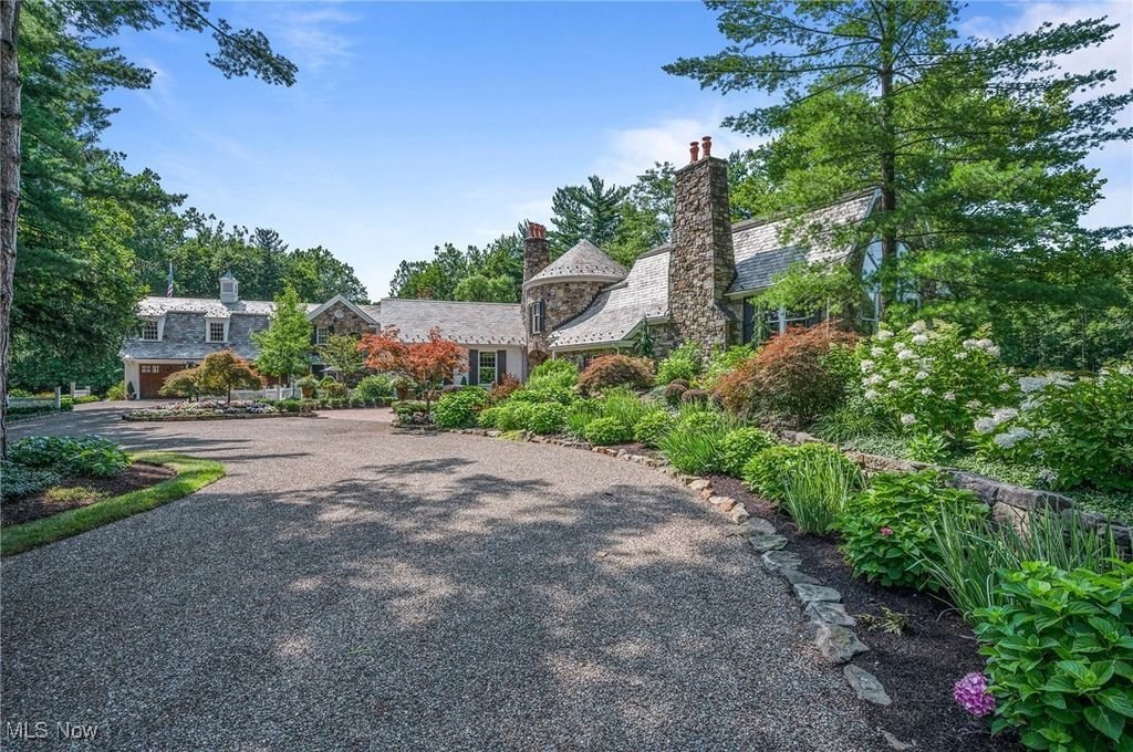 House in Novelty, Ohio, United States 1 - 16337676