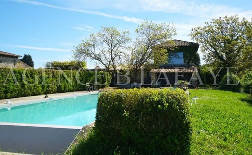 Castle for Sale in Saint-Émilion, Nouvelle-Aquitaine, France