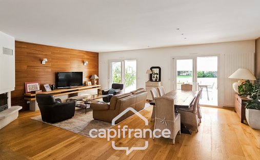 House in Centre Ville Bas, Bellerive-sur-Allier, France 1