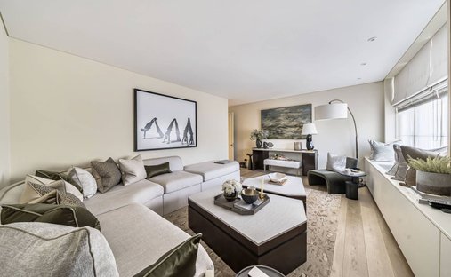 Apartment in Mayfair, Westminster, England 1