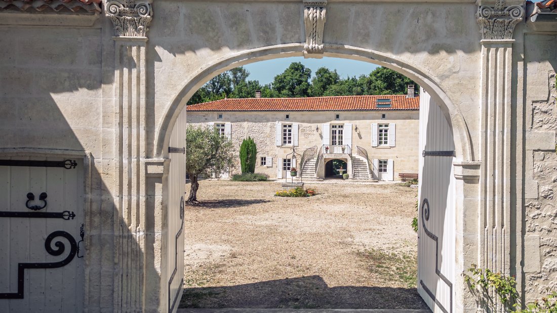 House in Bourg-Charente, Nouvelle-Aquitaine, France 3 - 16351014