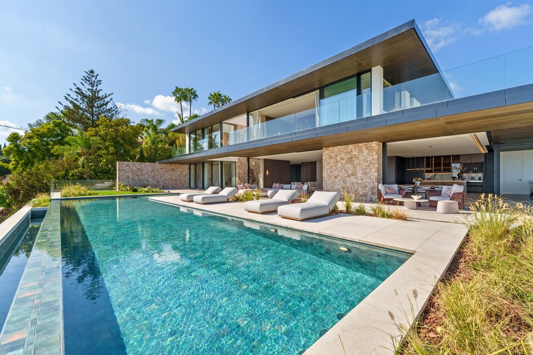 Villa in La Quinta, Benahavis, Andalusia 1 - 16340238