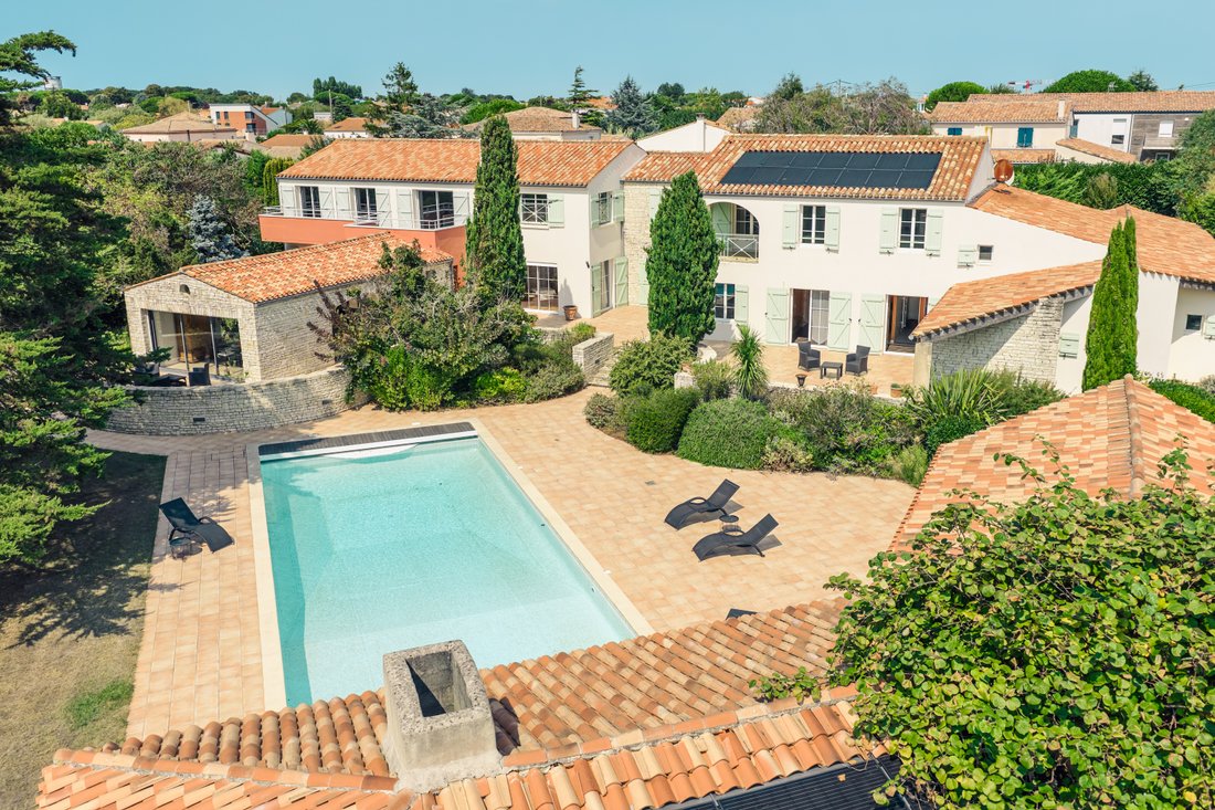 Estate in Fouras, Nouvelle-Aquitaine, France 1 - 16345816