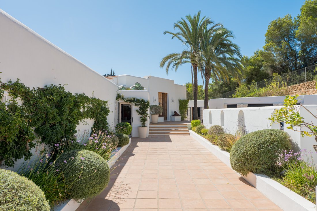 Villa in Can Furnet, Santa Eularia des Riu, Balearic Islands 1 - 16348831