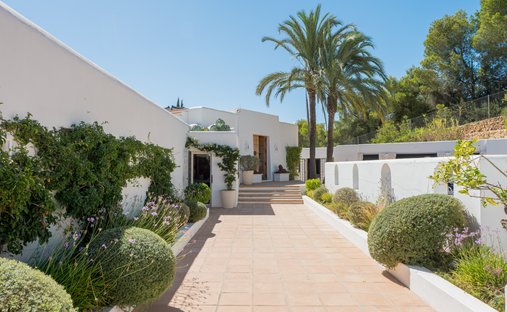 Villa in Can Furnet, Santa Eularia des Riu, Balearic Islands 1