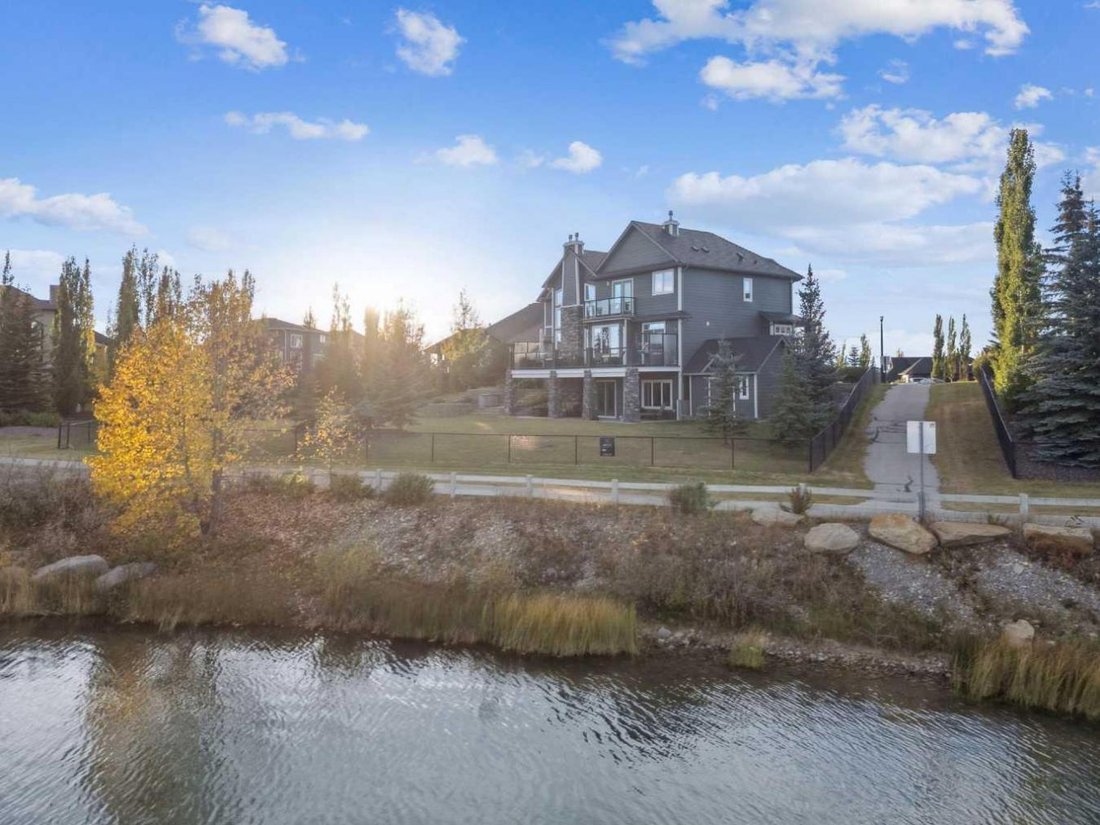 House in Cochrane Lake, Alberta, Canada 2 - 16338671