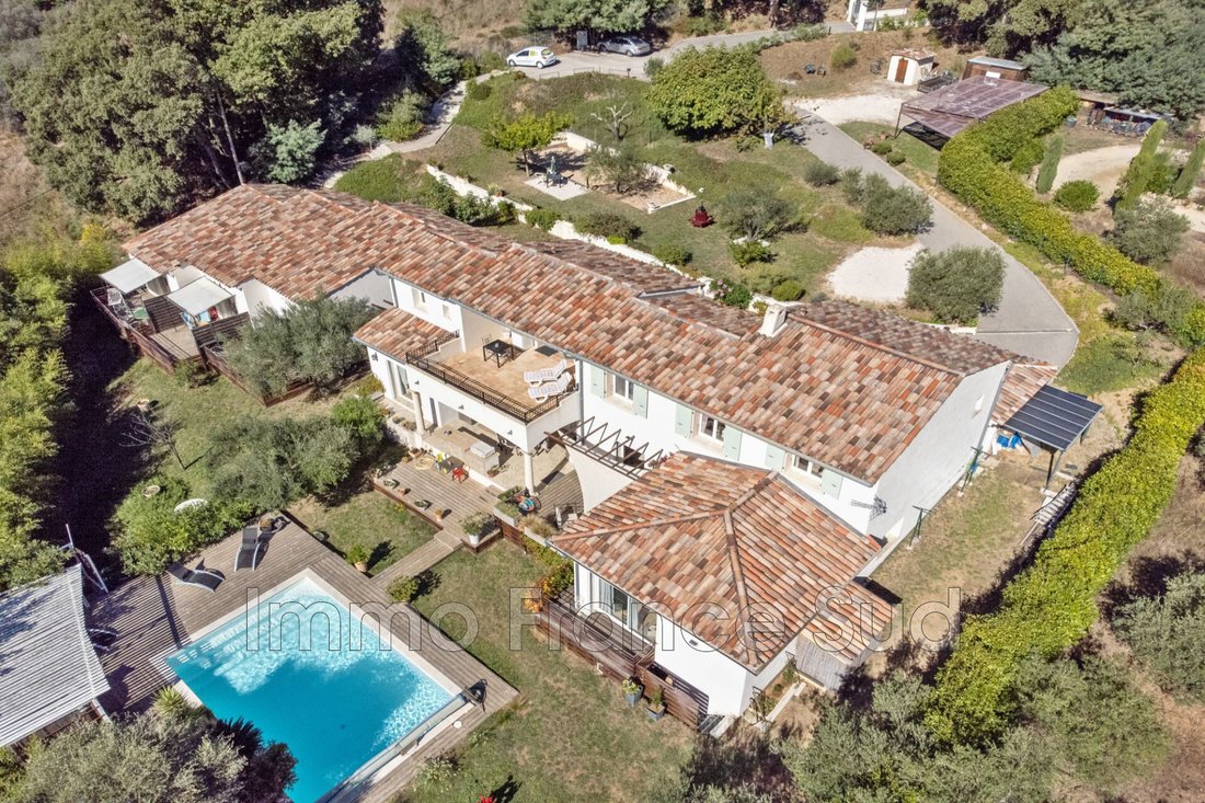 Villa in La Garde-Freinet, Provence-Alpes-Côte d'Azur, France 1 - 16338502