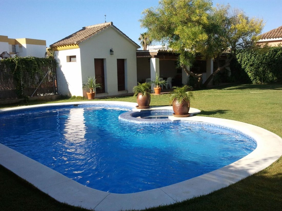 Chalet in El Puerto de Santa María, Andalusia, Spain 2 - 16340091