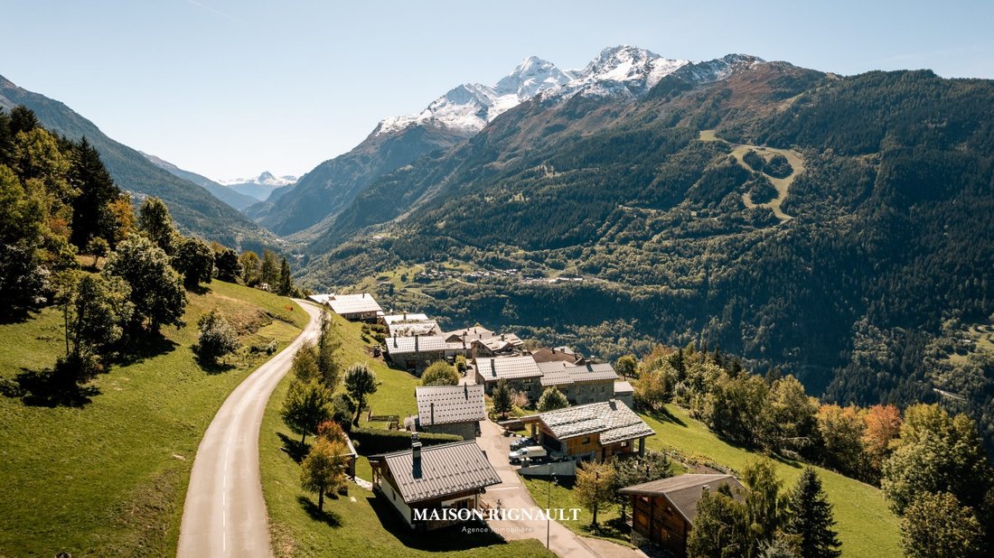 Chalet in Montvalezan, Auvergne-Rhône-Alpes, France 4 - 16339939
