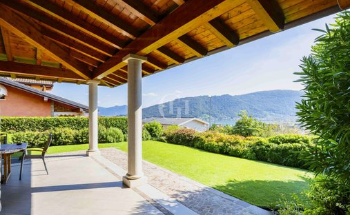 Villa in Sarnico, Lombardy, Italy 1
