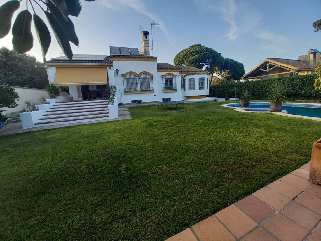 Chalet in El Puerto de Santa María, Andalusia, Spain 1 - 16340091
