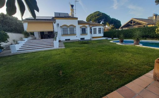 Chalet in El Puerto de Santa María, Andalusia, Spain 1