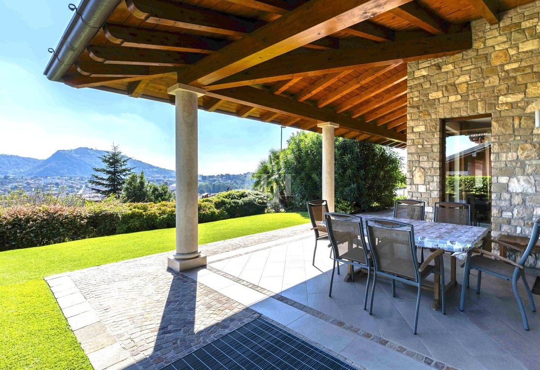Villa in Sarnico, Lombardy, Italy 3 - 16338399