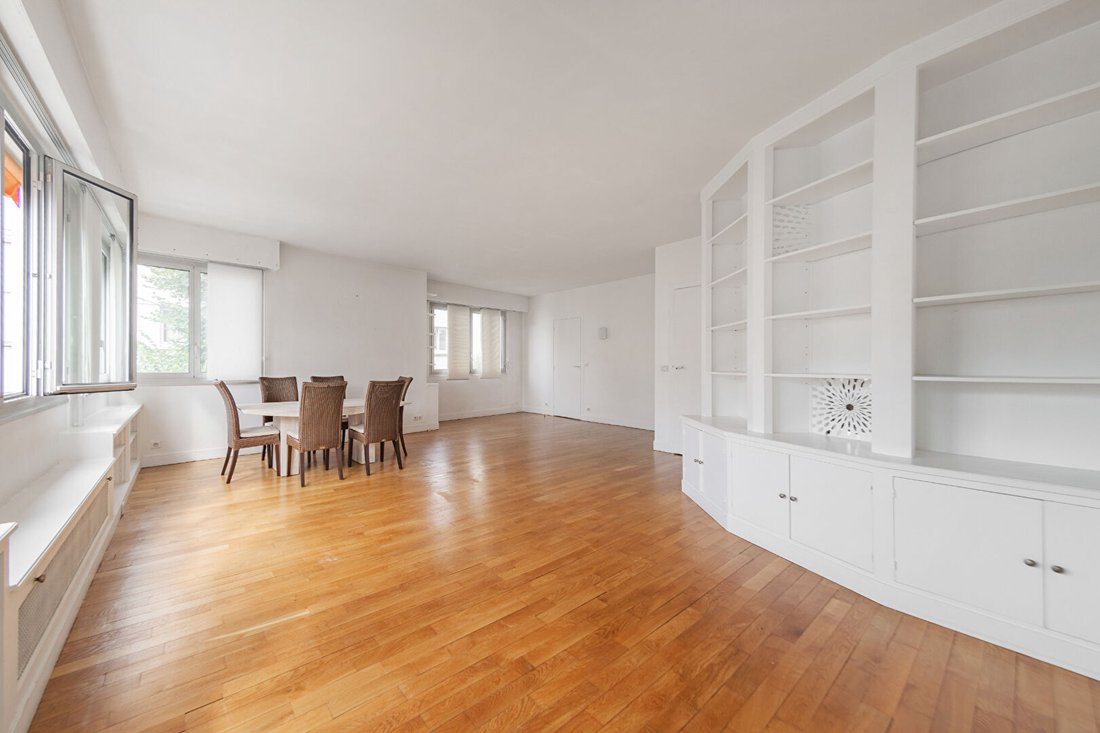 Apartment in Saint James-Général Koenig, Neuilly-sur-Seine, France 2 - 16338379