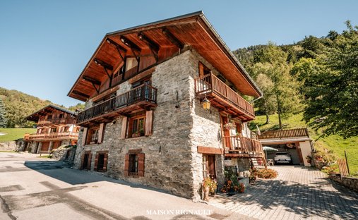Chalet in Montvalezan, Auvergne-Rhône-Alpes, France 1