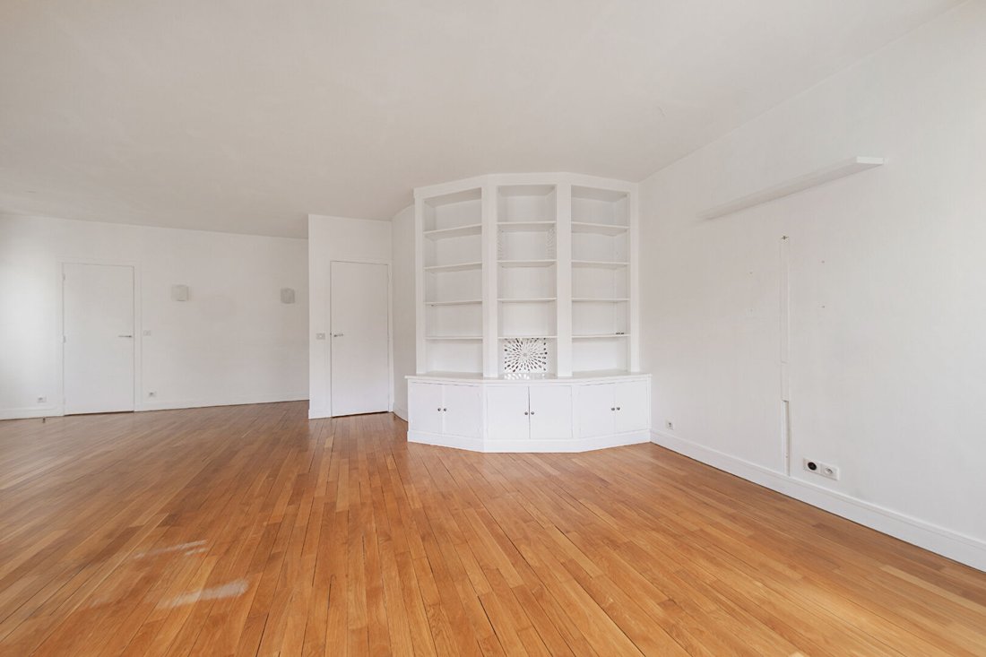 Apartment in Saint James-Général Koenig, Neuilly-sur-Seine, France 4 - 16338379