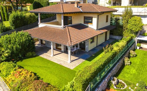Villa in Sarnico, Lombardy, Italy 1