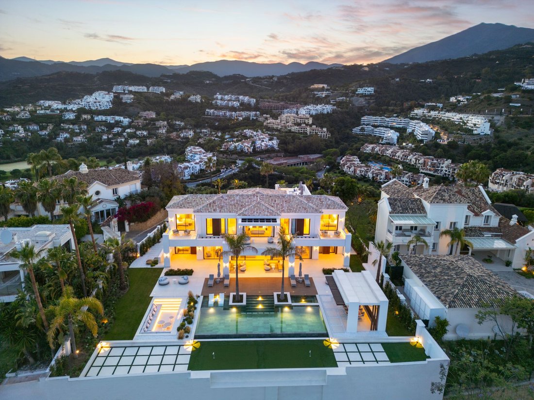 Villa in Marbella, Andalusia, Spain 1 - 16338203