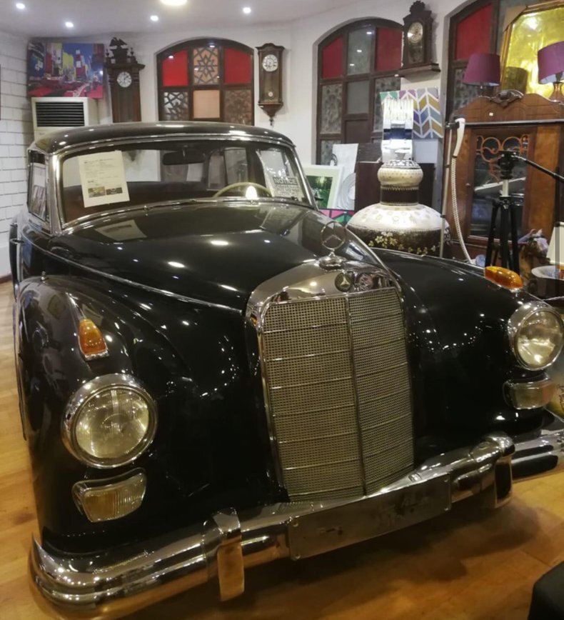 Sedan in Glendale, United States 2 - 16338265