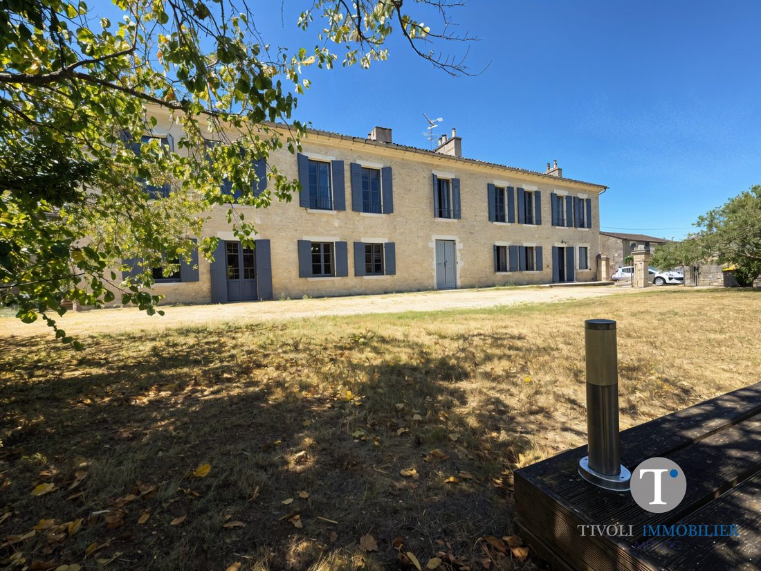 House in Saint-Christoly-Médoc, Nouvelle-Aquitaine, France 1 - 16339970