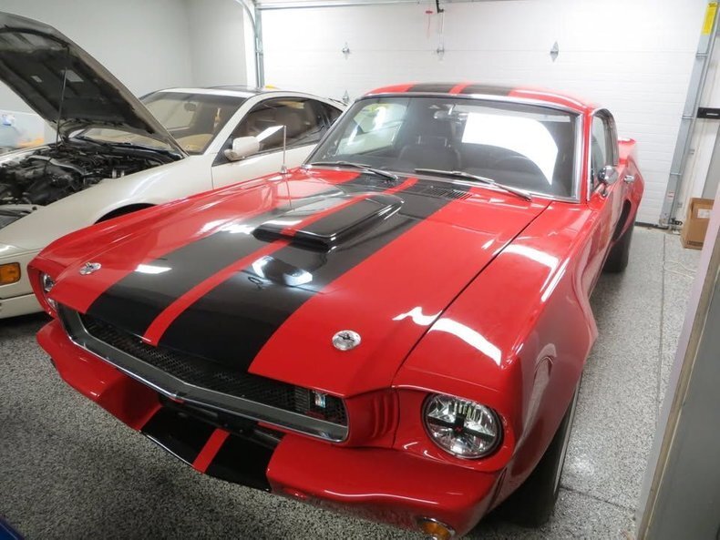 Coupe in Glendale, United States 1 - 16338354