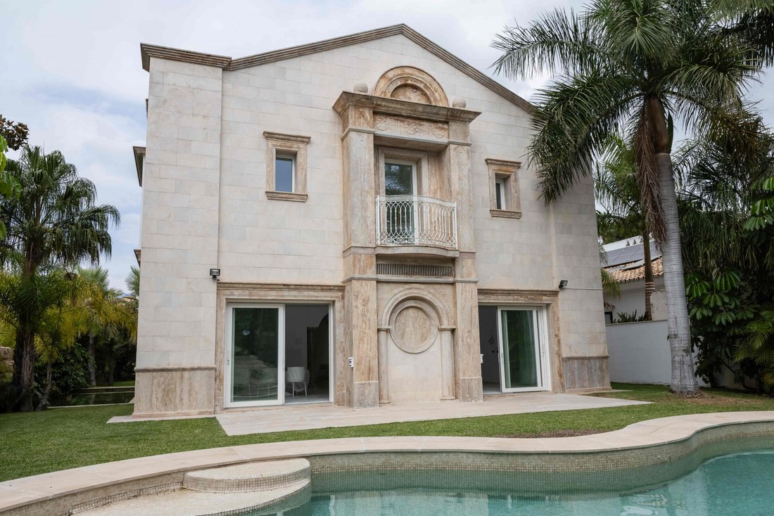 Villa in Marbella, Andalusia, Spain 1 - 16338116