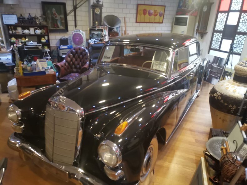 Sedan in Glendale, United States 1 - 16338265