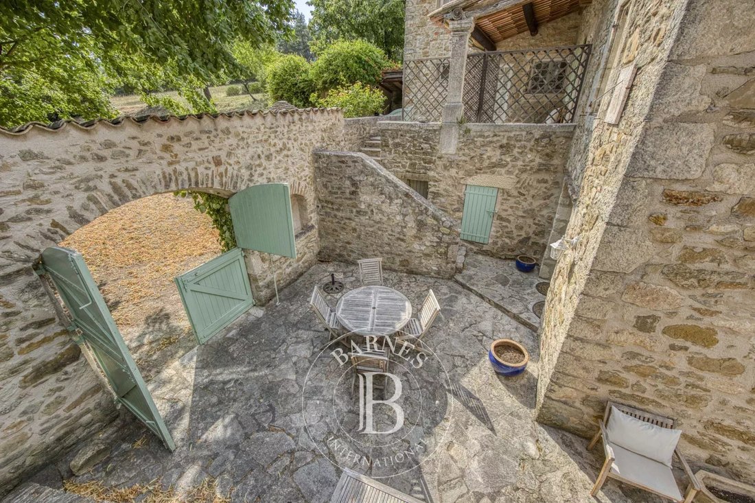 Estate in Sault, Provence-Alpes-Côte d'Azur, France 5 - 16338395