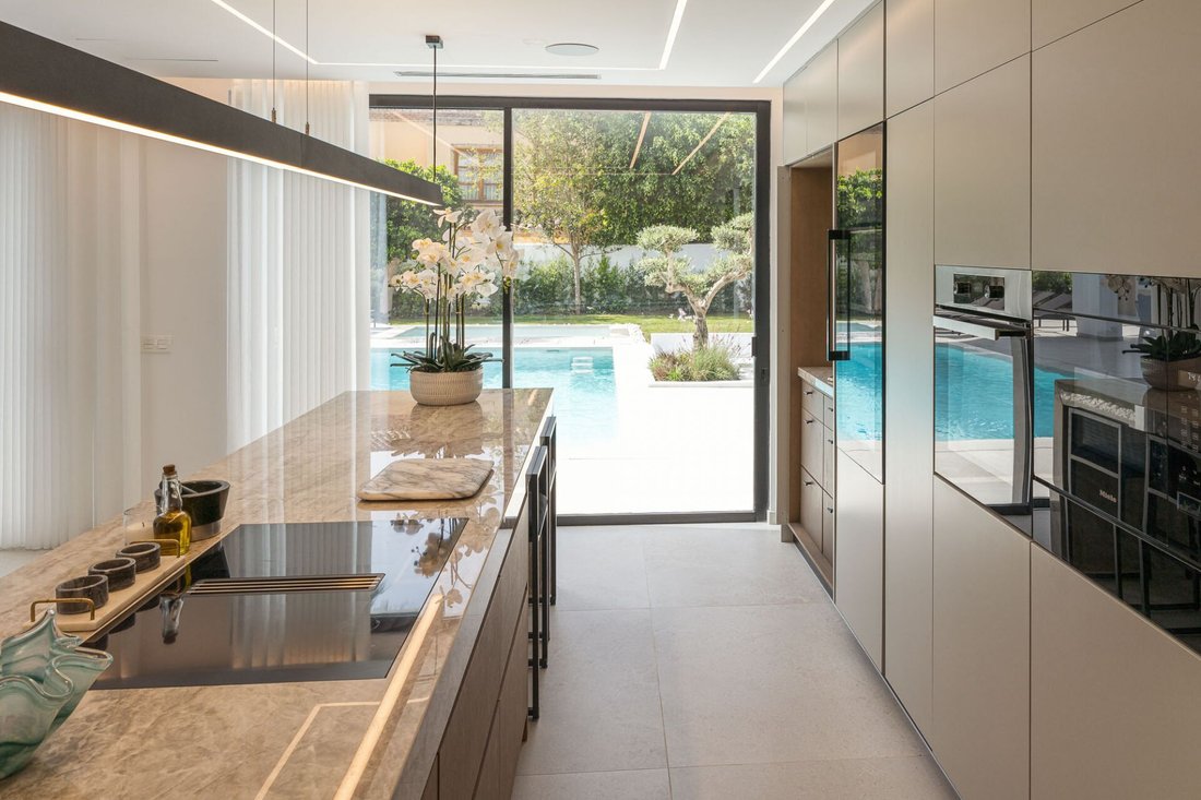 Villa in Marbella, Andalusia, Spain 4 - 16338141