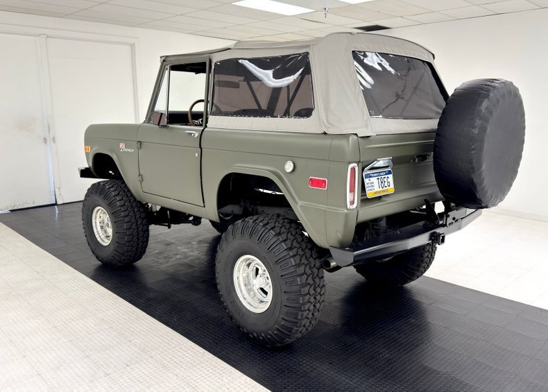 Suv in Morgantown, United States 3 - 16338313