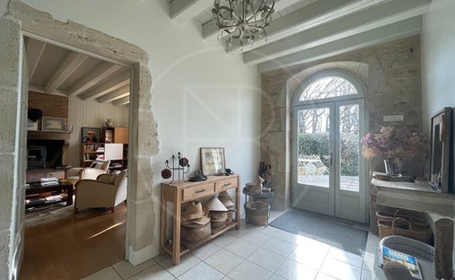 Stunning Château In Gironde With Its Landscaped Park And Breathtaking Views Of The Countryside