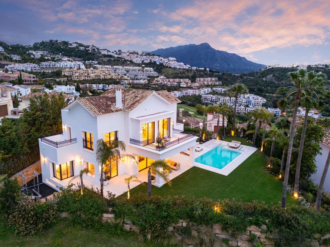 Villa in Marbella, Andalusia, Spain 1 - 16338238
