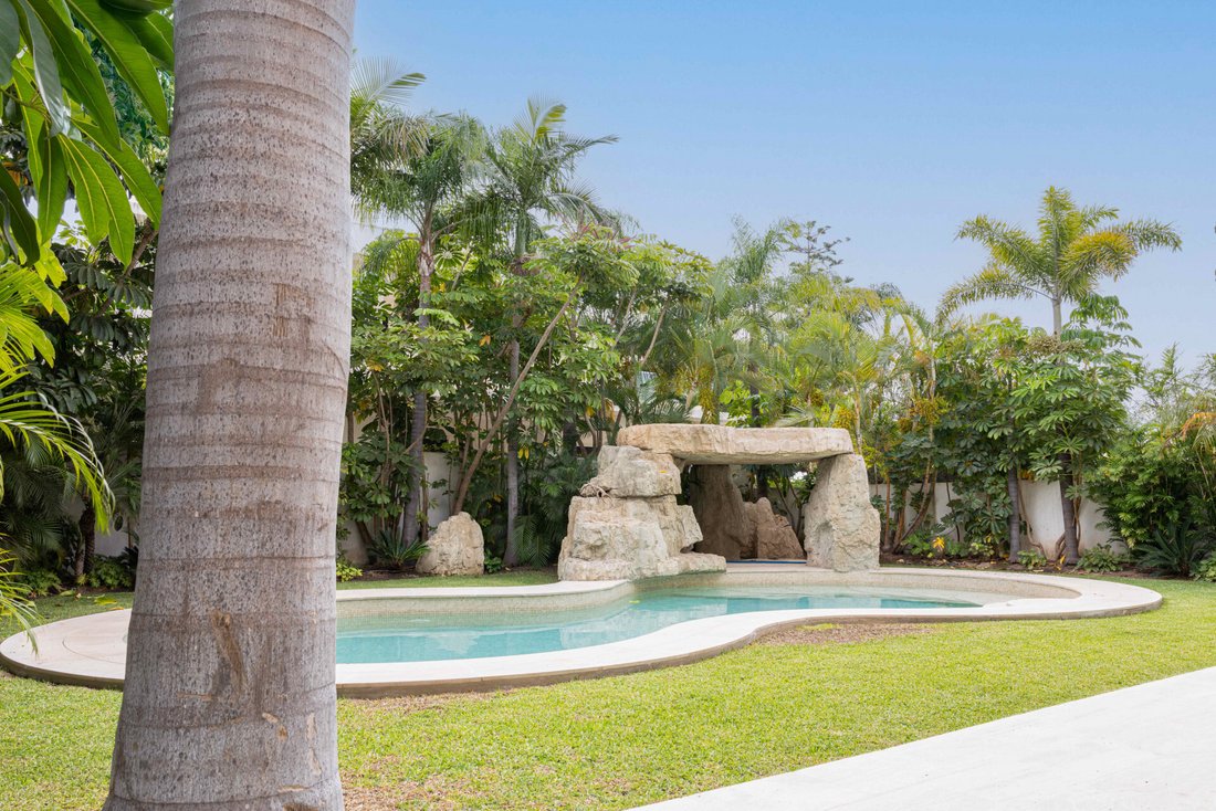Villa in Marbella, Andalusia, Spain 5 - 16338116