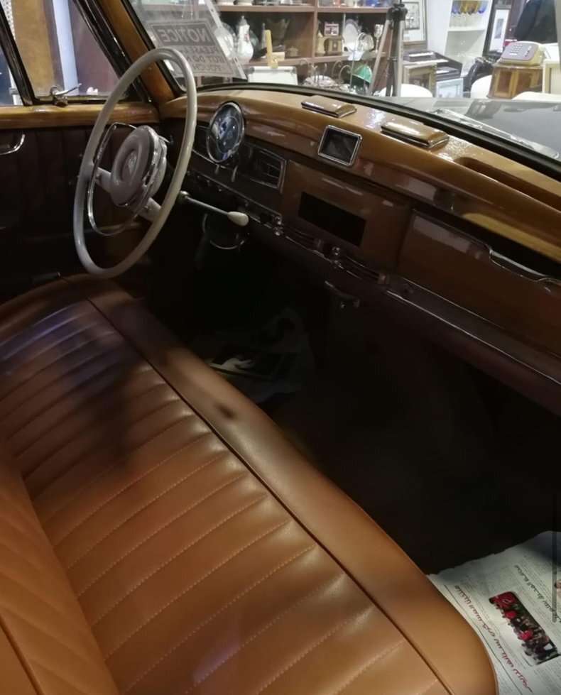 Sedan in Glendale, United States 5 - 16338265