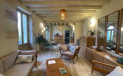 Stunning Château In Gironde With Its Landscaped Park And Breathtaking Views Of The Countryside