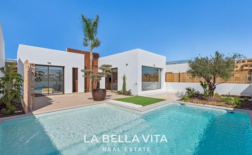 Villa in Los Alcazares, Región de Murcia, Spain 1
