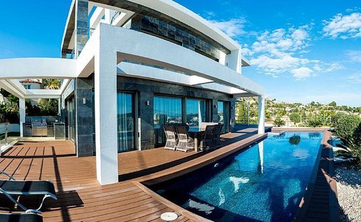Chalet in Calp / Calpe, Valencian Community, Spain 1