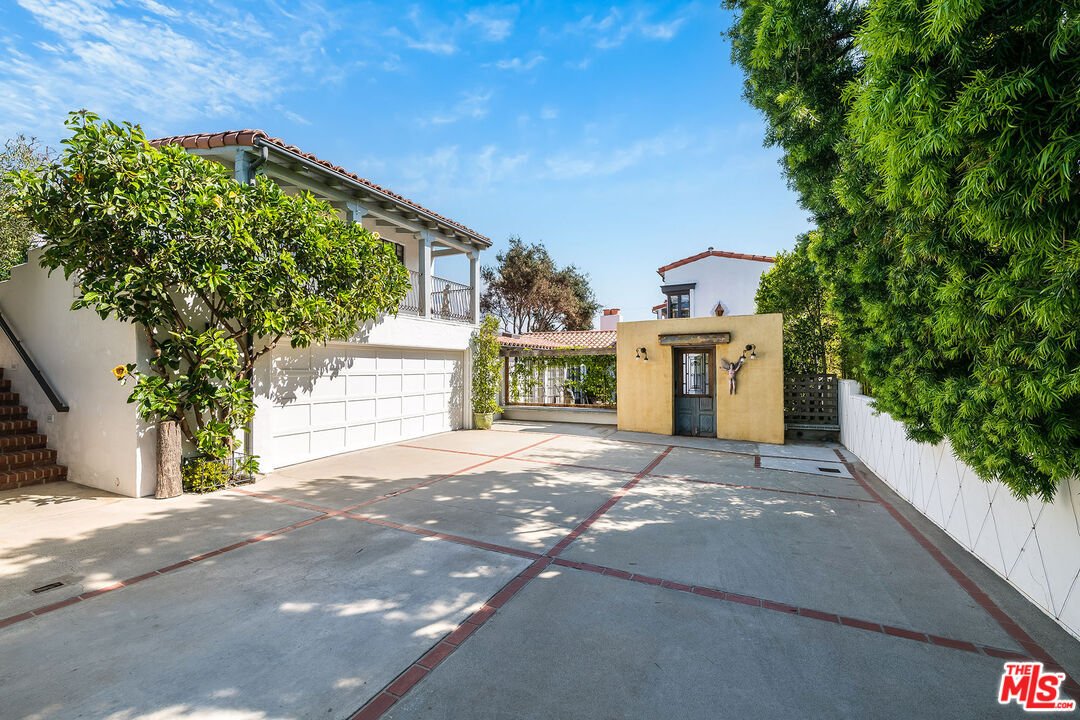 House in Los Angeles, California, United States 5 - 16351555