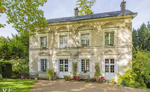 Villa in Villaines-les-Rochers, Centre-Val de Loire, France 1