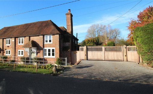 House in Splayne's Green, Fletching, England 1