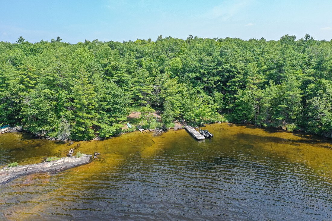 House in Bracebridge, Ontario, Canada 1 - 16362327