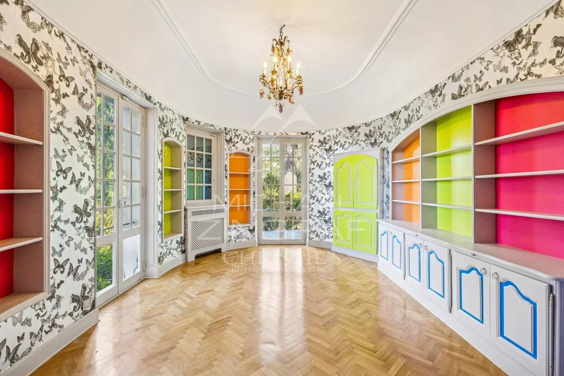 Villa in Grasse, Provence-Alpes-Côte d'Azur, France 5 - 16358382