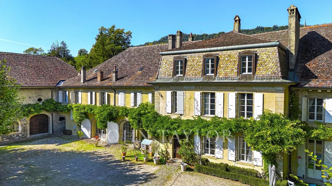 Villa in Féchy, Waadt, Schweiz 1 - 16358266