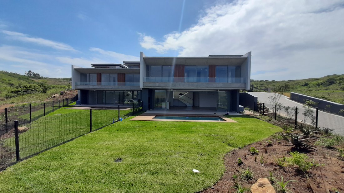 Condo in Port Zimbali, KwaZulu-Natal, South Africa 2 - 16298621