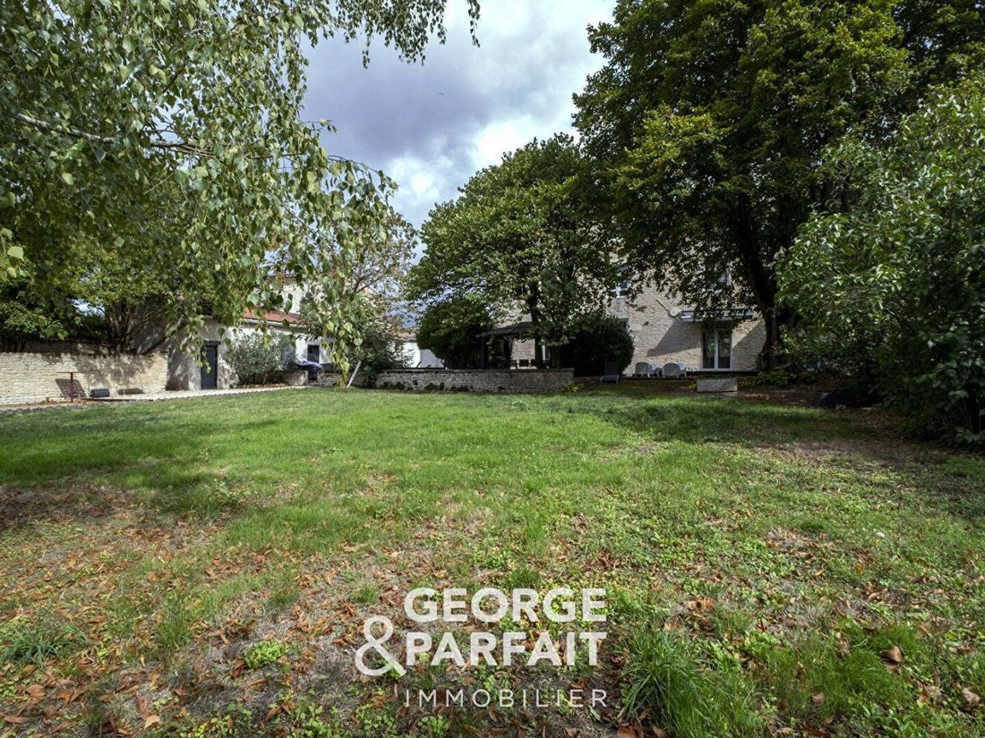 House in Saint-Jean-de-Liversay, Nouvelle-Aquitaine, France 1 - 16362046