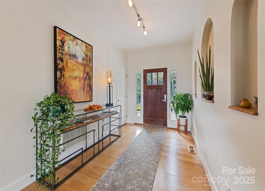 House in Waynesville, North Carolina, United States 5 - 16360074