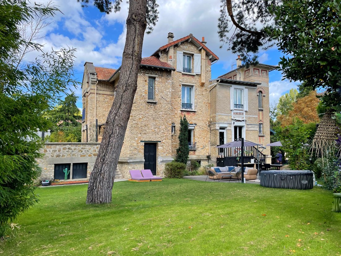 House in Centre Ville-Commerce, Enghien-les-Bains, France 1 - 16362047