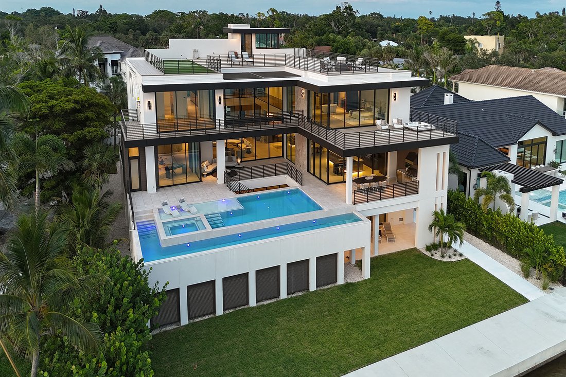 Sarasota, Florida, United States 4 - 16364076