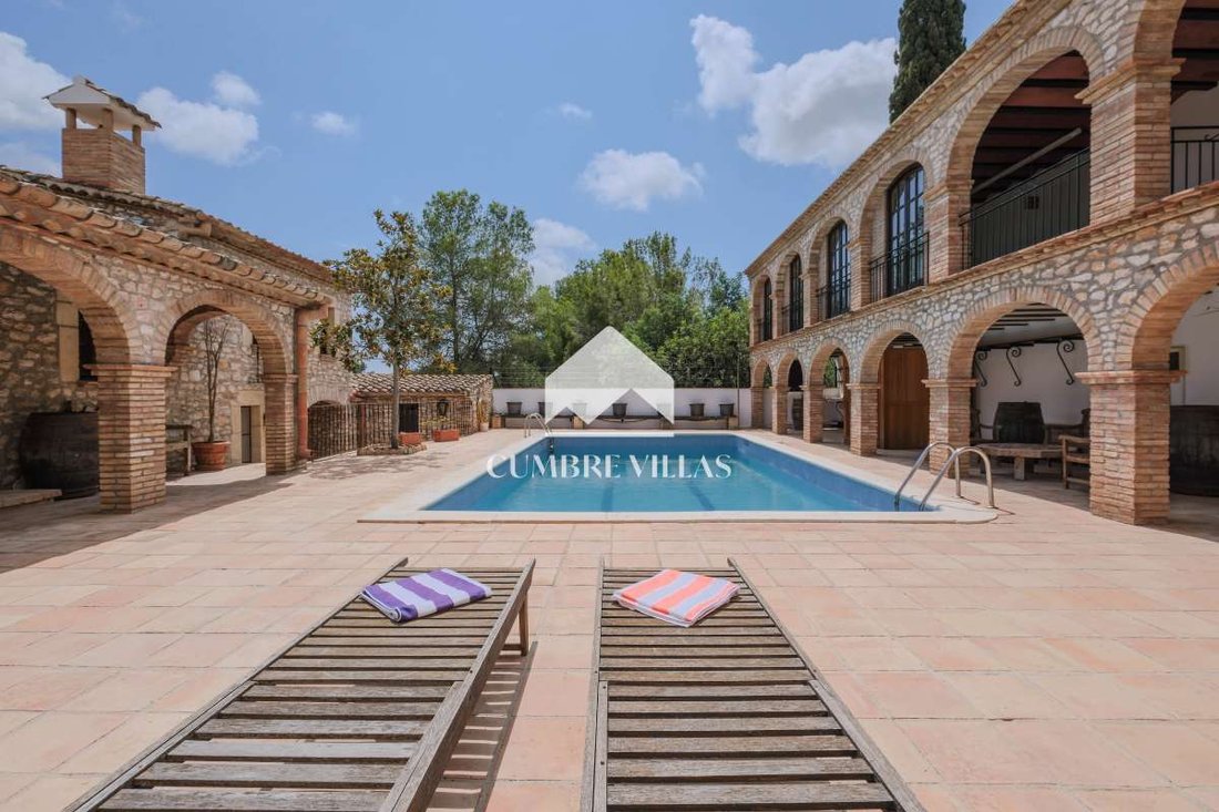 Villa in Sant Pere de Ribes, Catalonia, Spain 4 - 16361594