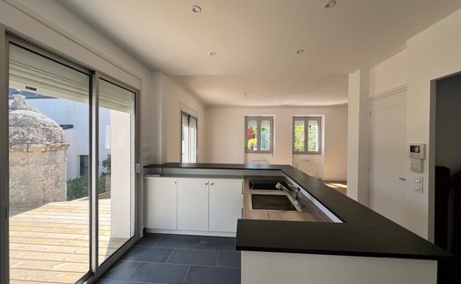 House in Kerguelen-Quehello Congard-Maison Rou, Larmor-Plage, France 1